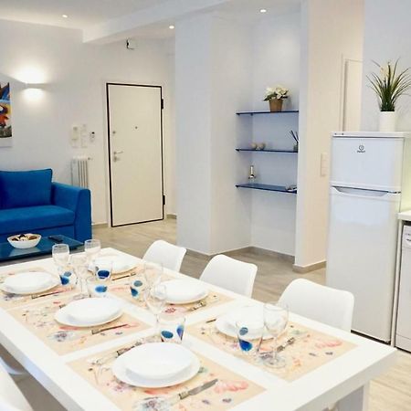 Modern & Central Apt In Atene Esterno foto